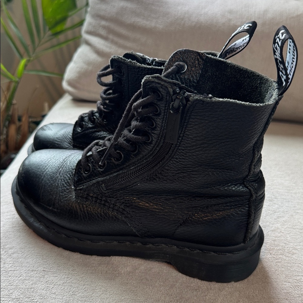 Dr Marten’s 1460 Pascal Combat Boots